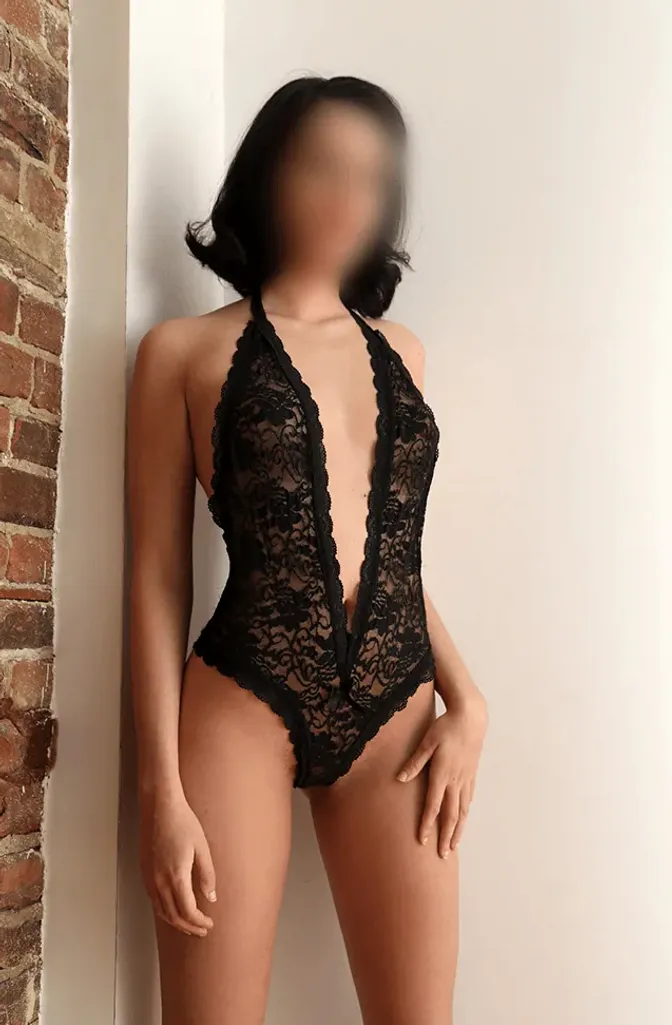 Bonnie — Ukrainian massage therapist in Jordaan, Amsterdam · photo 5
